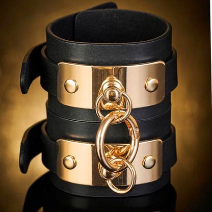 Kinky Diva – VEGAS – Handgelenksmanschetten aus PU-Leder